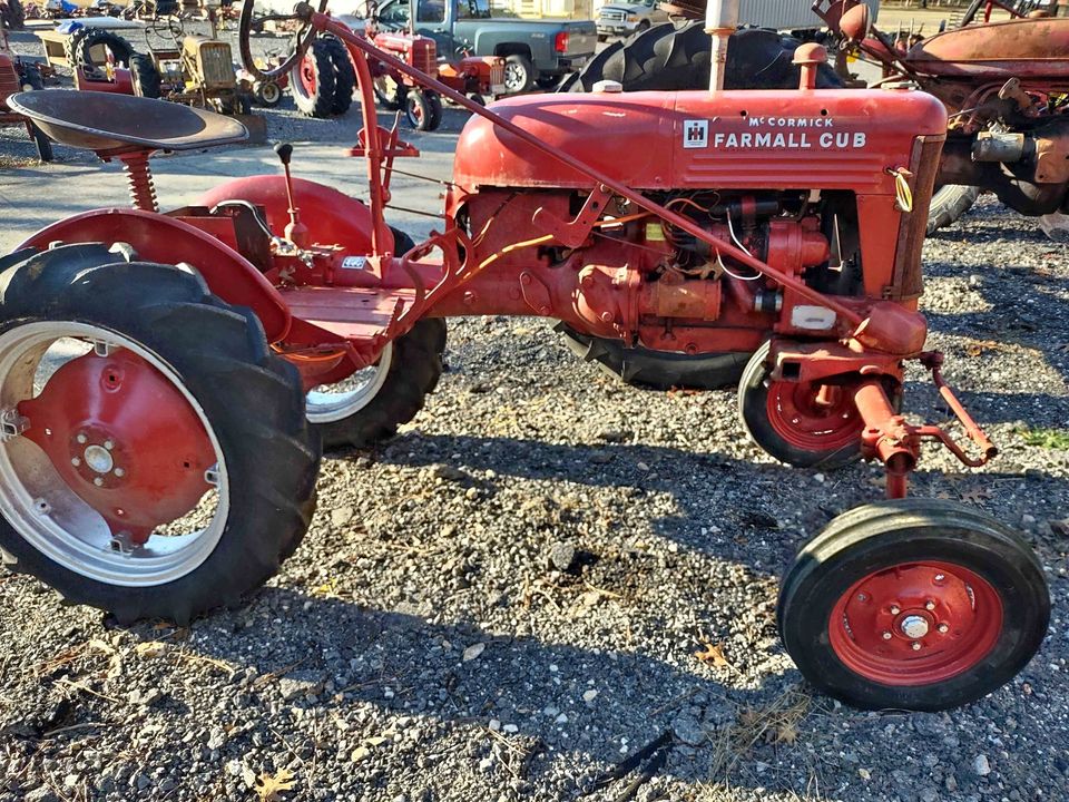 1949 International Cub 1